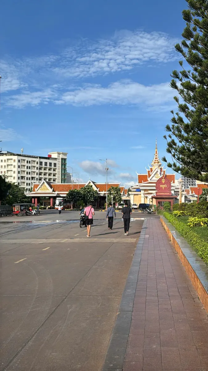 Walkway between the two border checkpoints